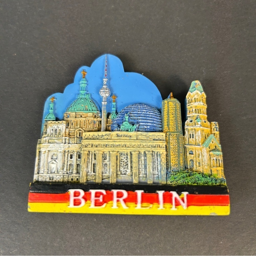 Colorful World Landmark Magnet Set - Picture 12 of 15